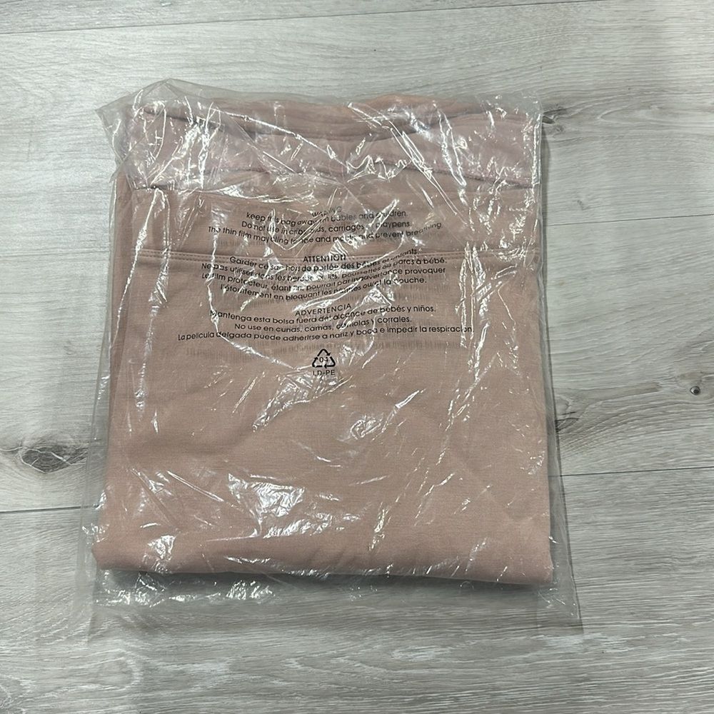Nobull Sweatshirt Dusty Pink Size M Nwt In Packaging — image 4 of 4